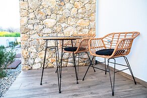 Pebble Garden Olive Branch-Magnolia