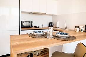 Pebble Garden Olive Branch-Magnolia