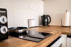 Pebble Garden Olive Branch-Magnolia