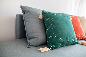 Pebble Garden Olive Branch-Magnolia