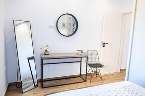 Pebble Garden Olive Branch-Magnolia