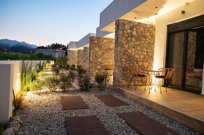 Pebble Garden Olive Branch-Magnolia