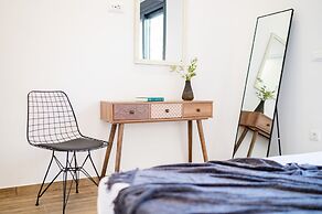 Pebble Garden Olive Branch-Magnolia