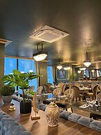 LUXURY PREMIUM FINESE