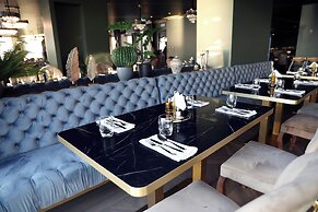 LUXURY PREMIUM FINESE