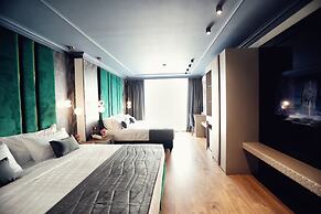 LUXURY PREMIUM FINESE