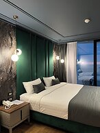 LUXURY PREMIUM FINESE