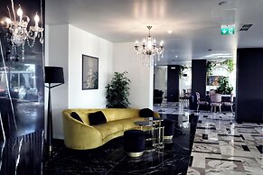 LUXURY PREMIUM FINESE