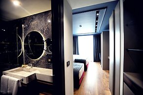 LUXURY PREMIUM FINESE