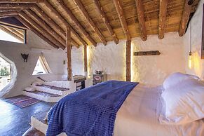 CONTAINER & HOBBIT GLAMPING