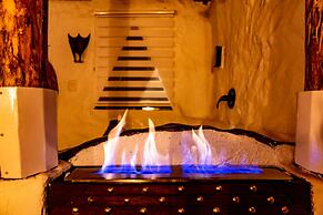 CONTAINER & HOBBIT GLAMPING