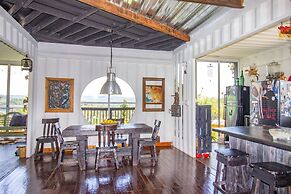 CONTAINER & HOBBIT GLAMPING