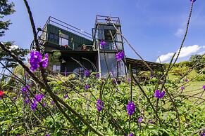 CONTAINER & HOBBIT GLAMPING