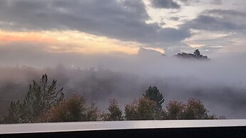 CONTAINER & HOBBIT GLAMPING