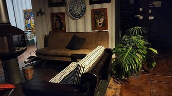 CONTAINER & HOBBIT GLAMPING