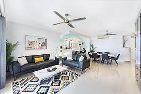 ZEN AT ARKABA - 3BR Luxury Apartment