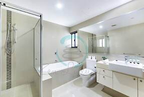 ZEN AT ARKABA - 3BR Luxury Apartment