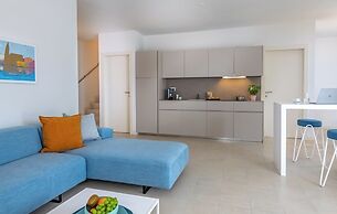 Pareus Beach Resort