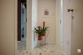 The Lady C - High Apartments