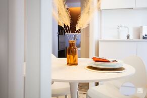 The Lady C - High Apartments