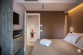 The Lady C - High Apartments