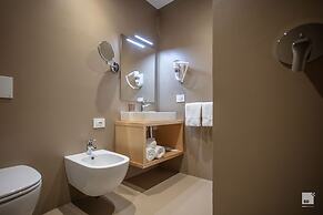 The Lady C - High Apartments