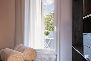 The Lady C - High Apartments