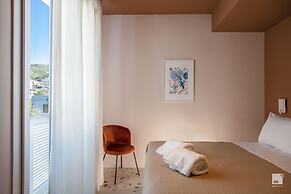 The Lady C - High Apartments