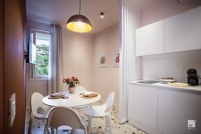 The Lady C - High Apartments