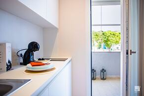 The Lady C - High Apartments