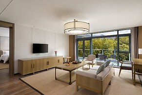 Bright QiandaoLake Resort