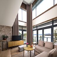 Bright QiandaoLake Resort