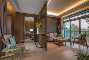 Bright QiandaoLake Resort