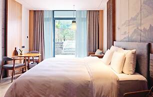 Bright QiandaoLake Resort