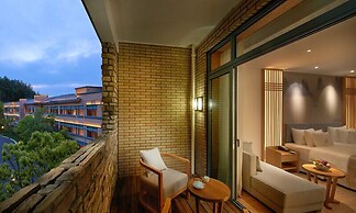 Bright QiandaoLake Resort