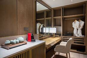 Bright QiandaoLake Resort