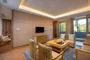 Bright QiandaoLake Resort