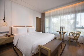 Bright QiandaoLake Resort