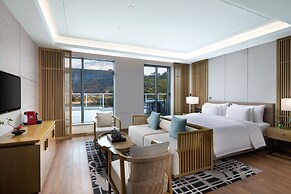 Bright QiandaoLake Resort