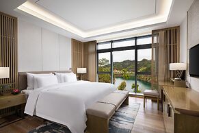 Bright QiandaoLake Resort