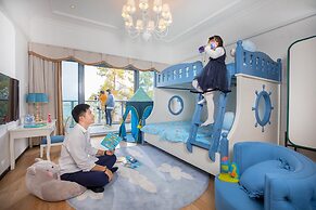 Bright QiandaoLake Resort