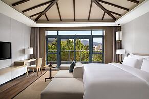 Bright QiandaoLake Resort