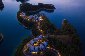Bright QiandaoLake Resort