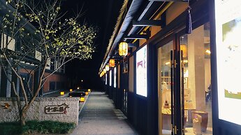 Bright QiandaoLake Resort