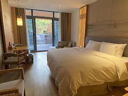 Bright QiandaoLake Resort