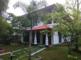 Sigiriya Cashew Palace Resort