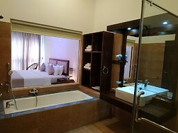 Sigiriya Cashew Palace Resort