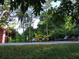 Sigiriya Cashew Palace Resort