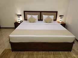 Sigiriya Cashew Palace Resort