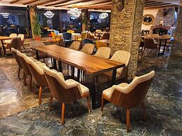 Rey Hotel & Restorant